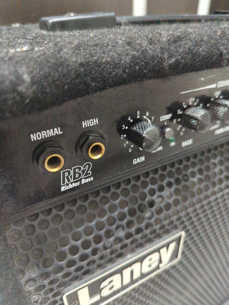 Wzmacniacz basowy Laney RB2