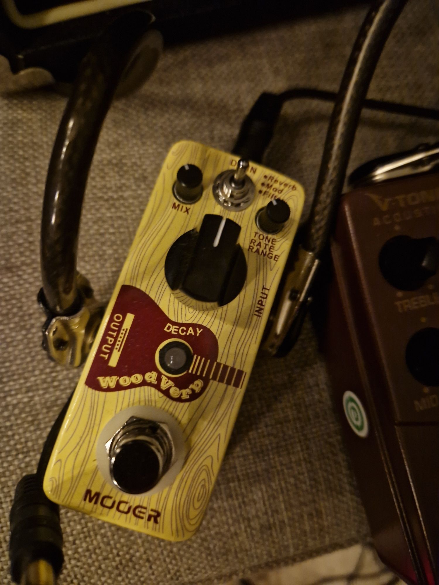 Mooer MRV3 wood reverb gitara akustyczna