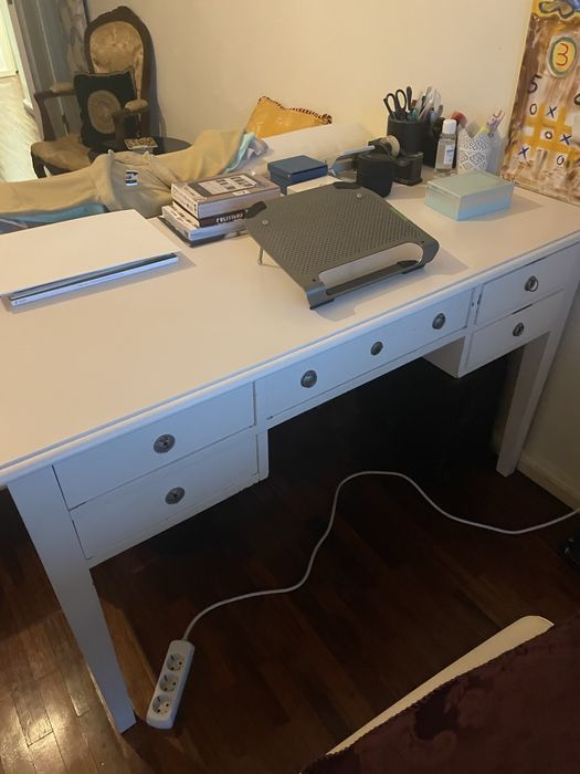 Secretaria madeira branca 1,30 comp 60 largura 78 altura