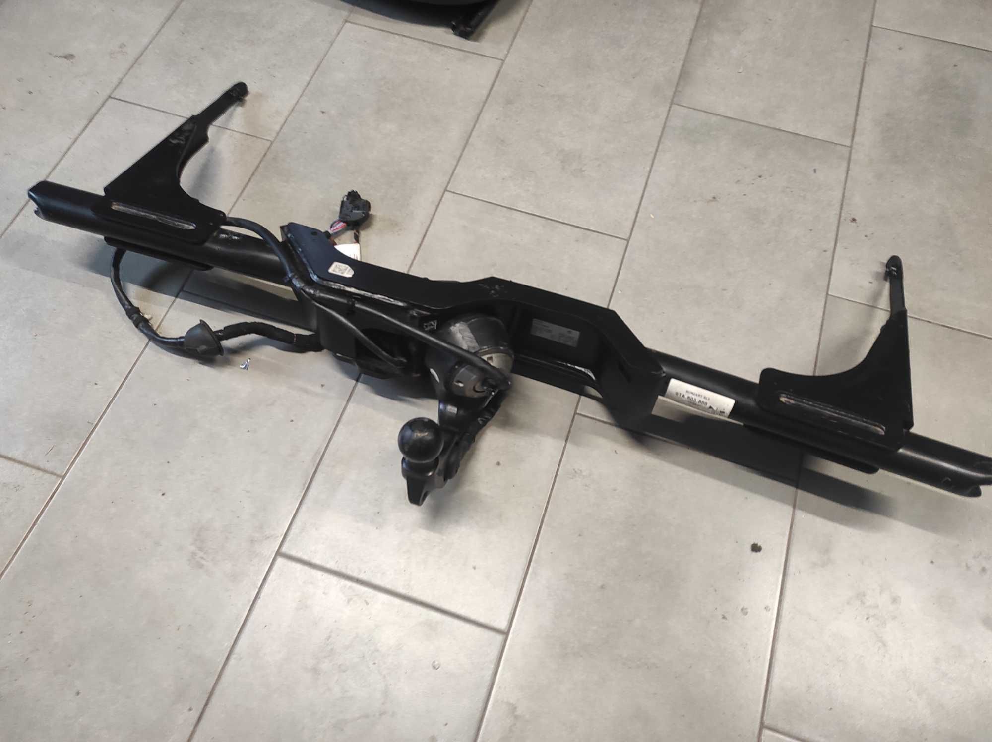 Oryginalny Hak holowniczy VW Touran III 15-