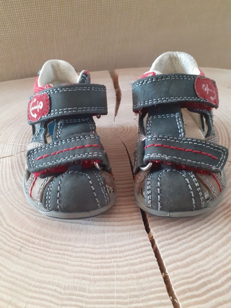 Sandałki chłopięce firmy Primigi rozmiar 19