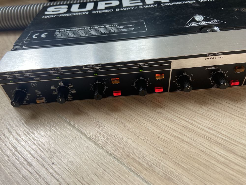 Кроссовер Behringer CX2310 Super-X Pro Stereo 2 Way mono 3 Way