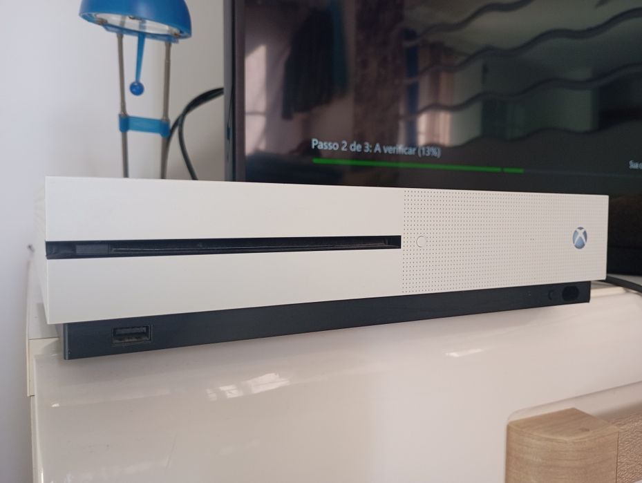 XBOX one + 1 Controle