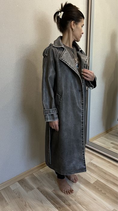 Тренч з еко шкіри на осінь в ідеальному стані