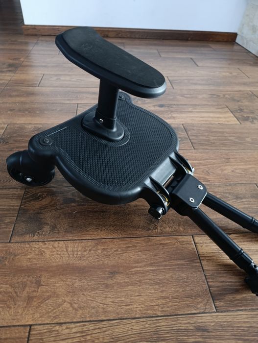 Dostawką do wózka dziecięcego