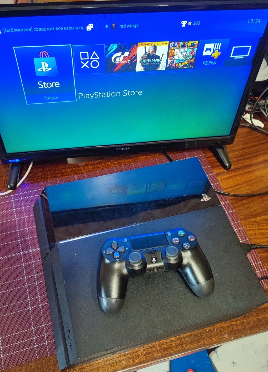 Sony PlayStation 4 500gb + Игры