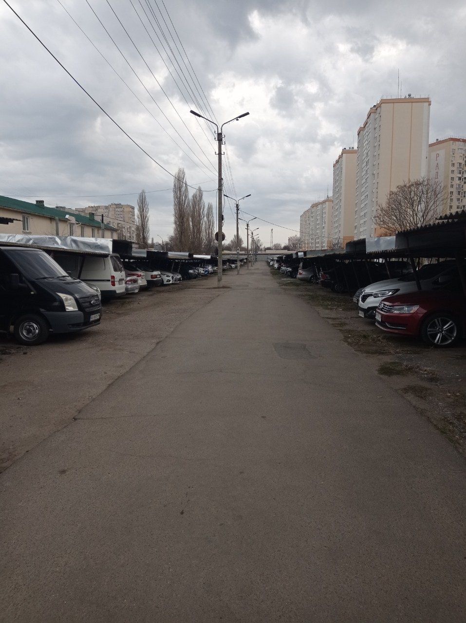 Место на автостоянке N41 Киевский район, Проспект Небесной Сотни