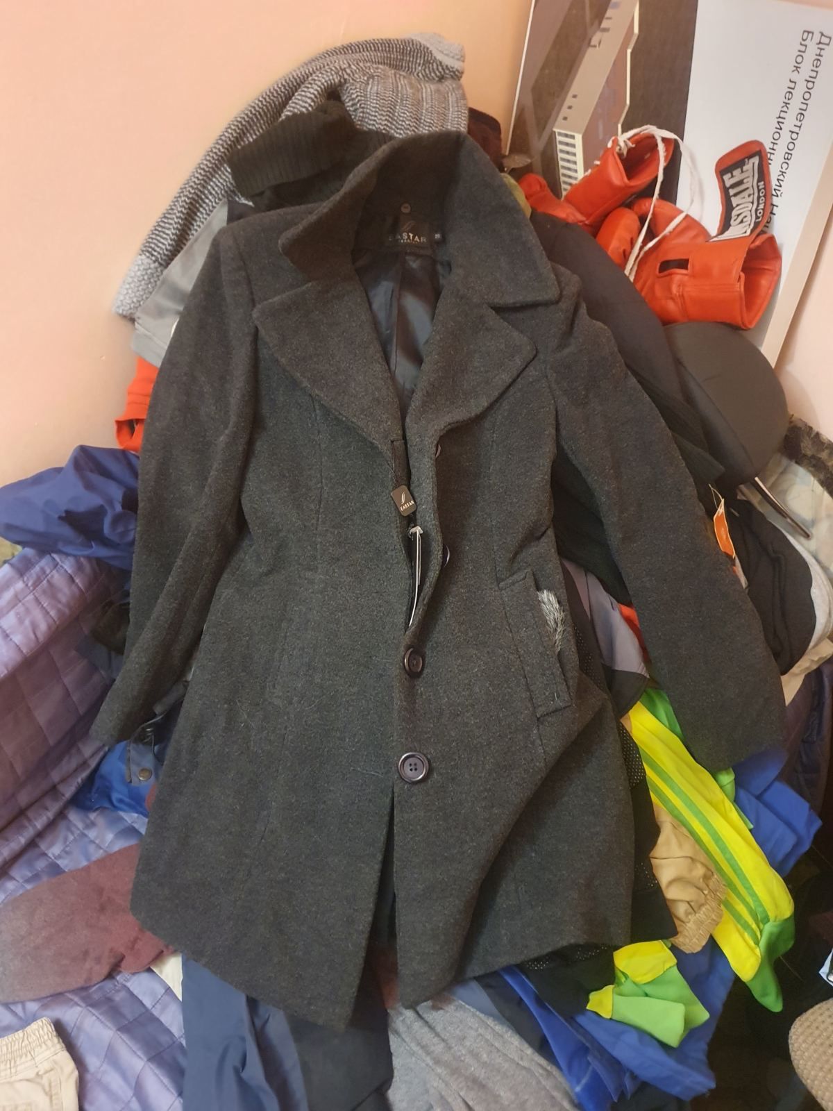 Куртки, Пальто продам