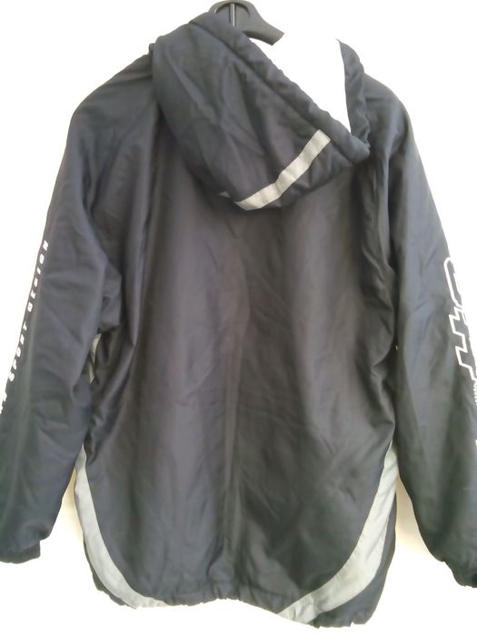 Parka "Lotto" em preto.