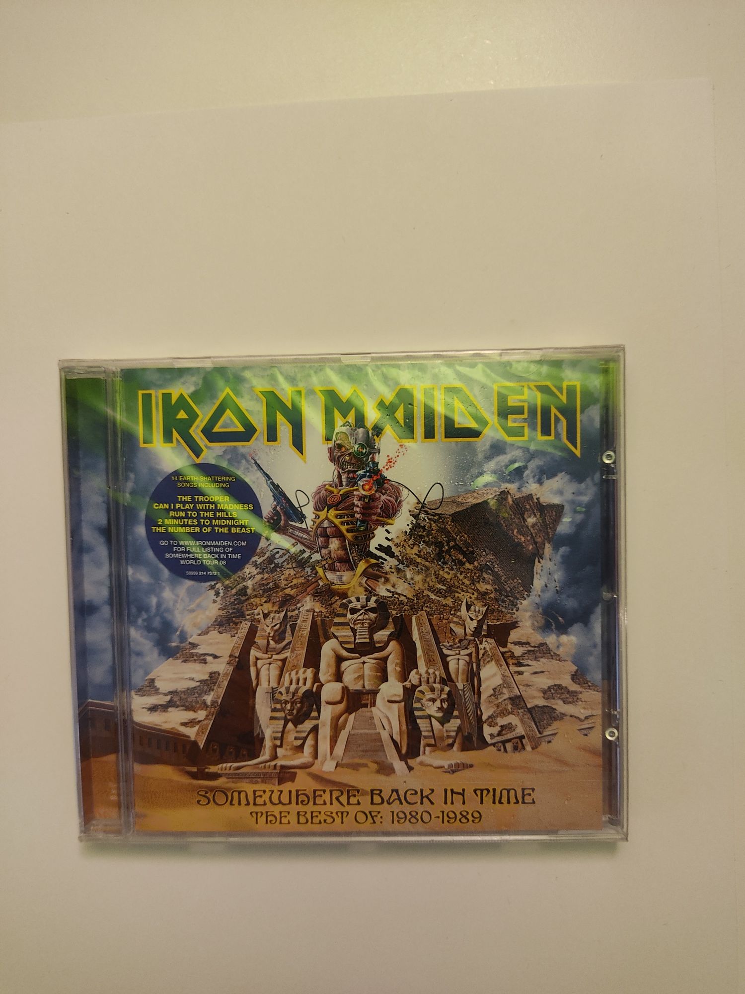 CD selado "Iron Maiden- The best of"