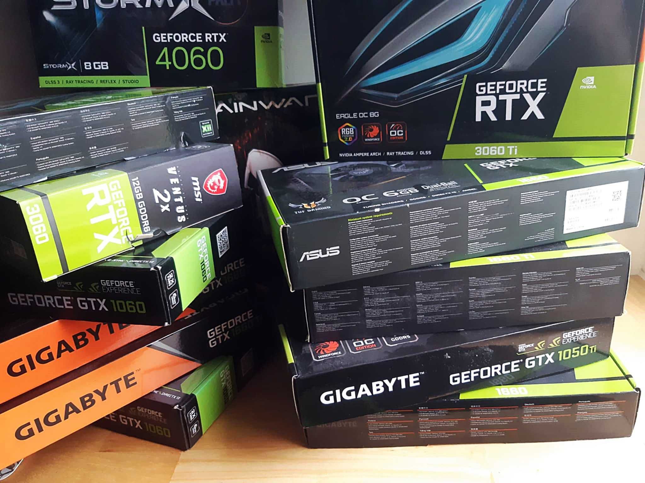 Pudełka po kartach graficznych RTX3xx GTX1xxx