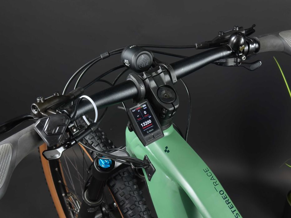 Вживаний електро двопідвіс 27,5»Cube STEREO HYBRID 120
RACE 625  2021