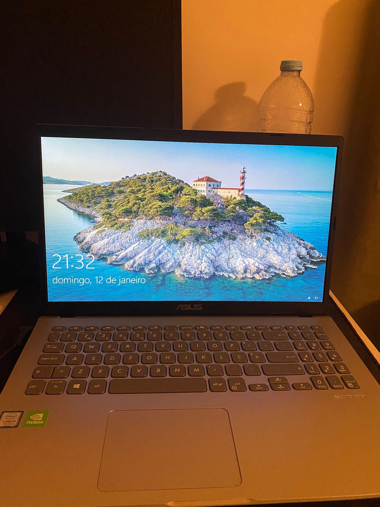 Asus vivobook 15