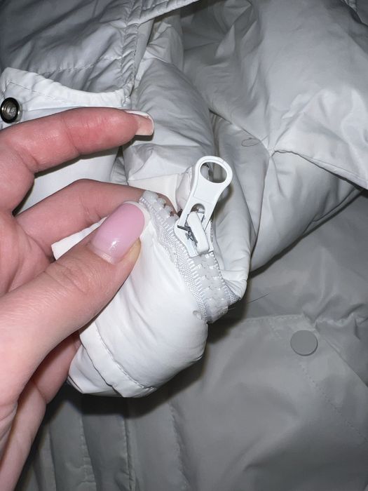 Курточка нова S-L