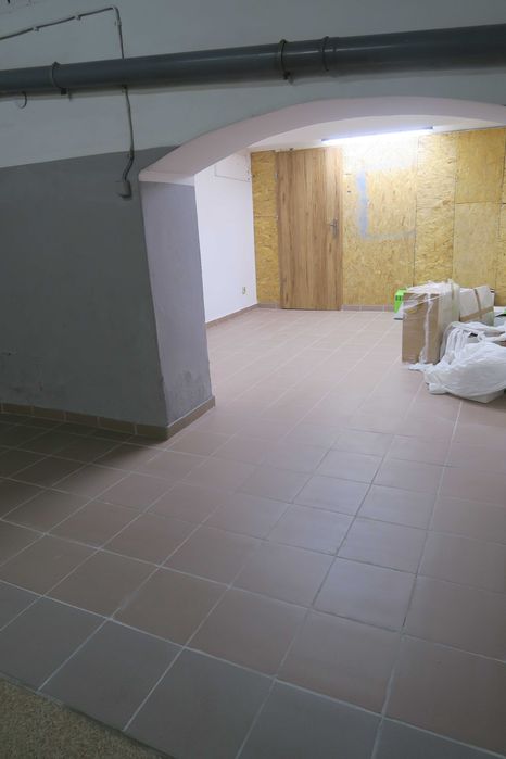 Magazyn tani i wysoki