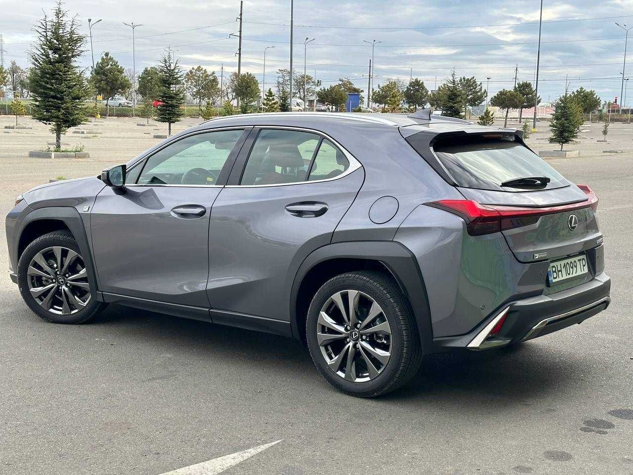 Lexus UX 2021 рік