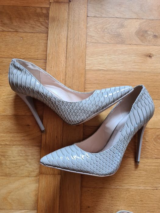 Beżowo-szare szpilki Prima Moda wzór skóry węża zwierzęcy print obcas