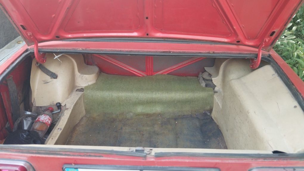 Автомобіль ВАЗ 2103