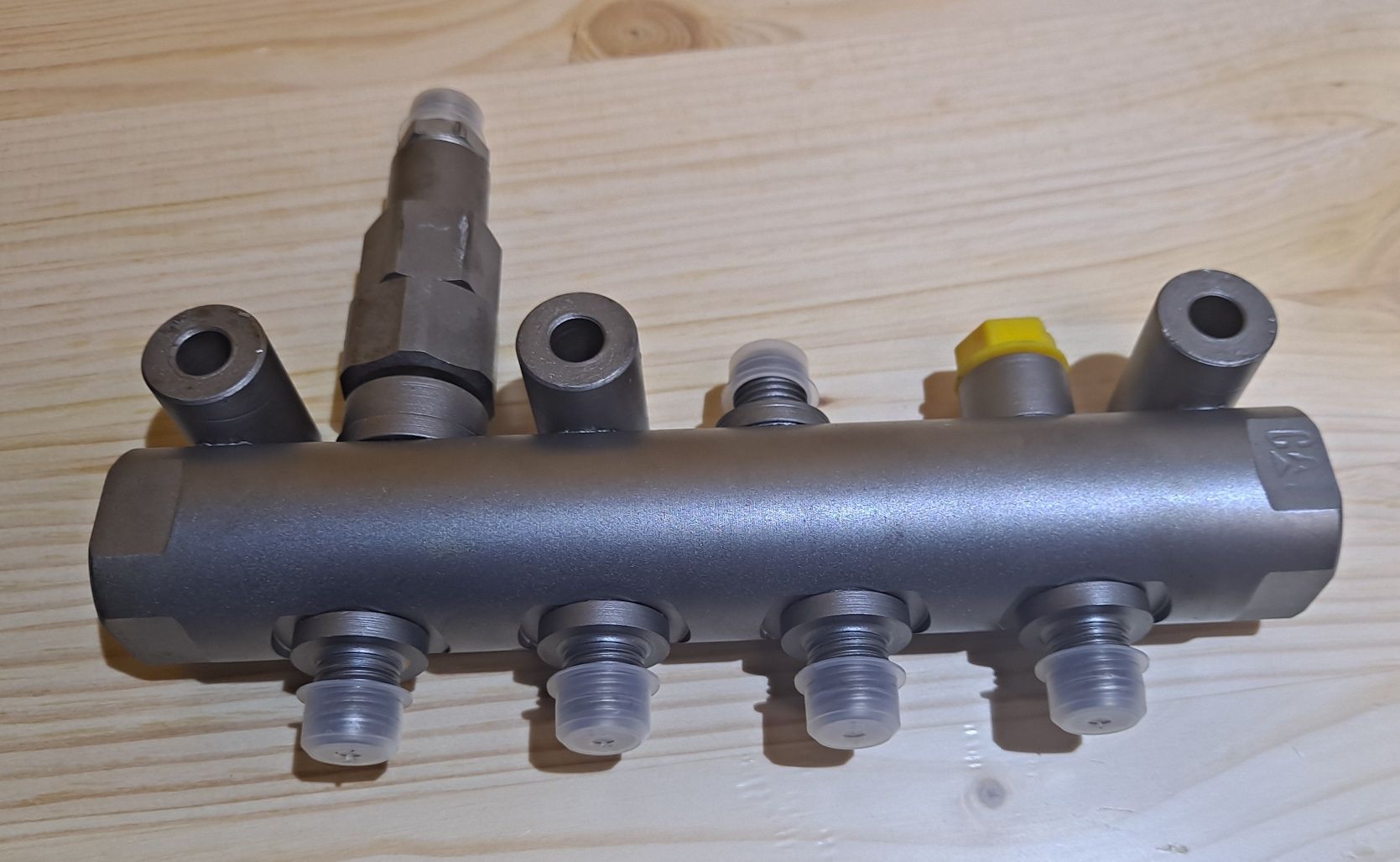 Listwa paliwa CAT listwa wtryskowa M313D M315D C4.4 C6. 6