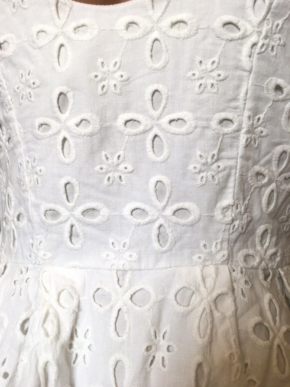 Сукня тюльпан з прошви базова біла