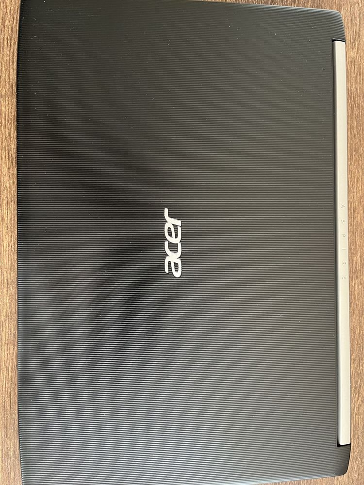 Laptop Acer Aspire 5 i5 7200 ,256GB.