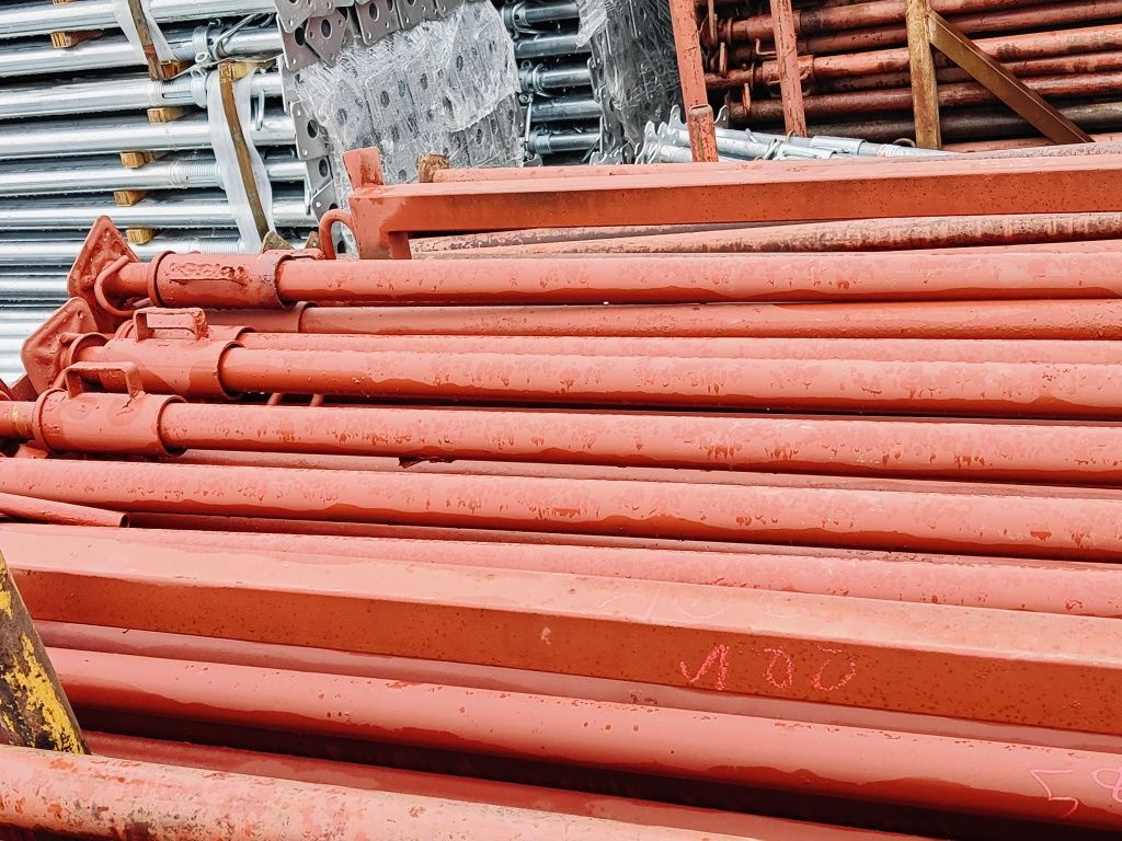 Podpory budowlane stemple metalowe szalunki stropowe doki trójnogi