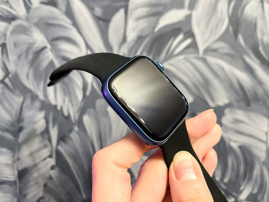 Apple Watch 7 (45 mm) шикарное состояние + ремешки! A2474