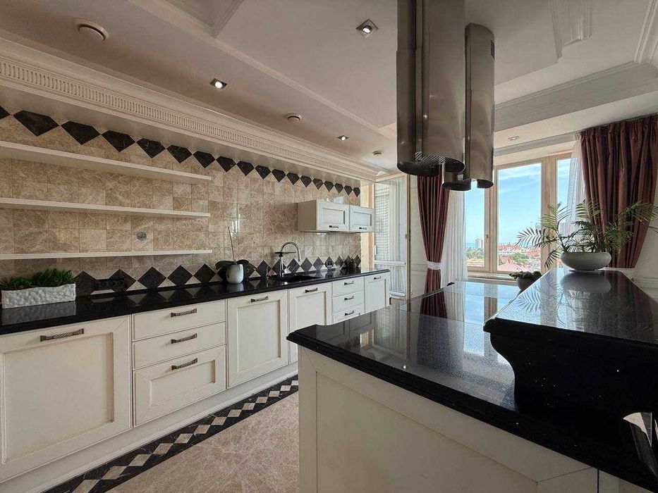 Шикарный Пентхаус 760 м² в Аркадии с террасами и видом на море.