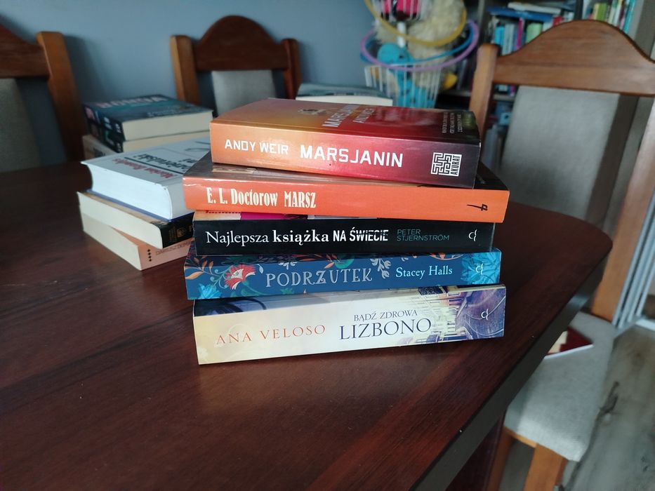 Zestaw książek stan bardzo dobry