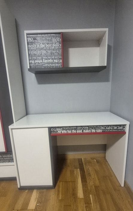 Sprzedam biurko białe z szafką i szufladą 120 cm szerokości