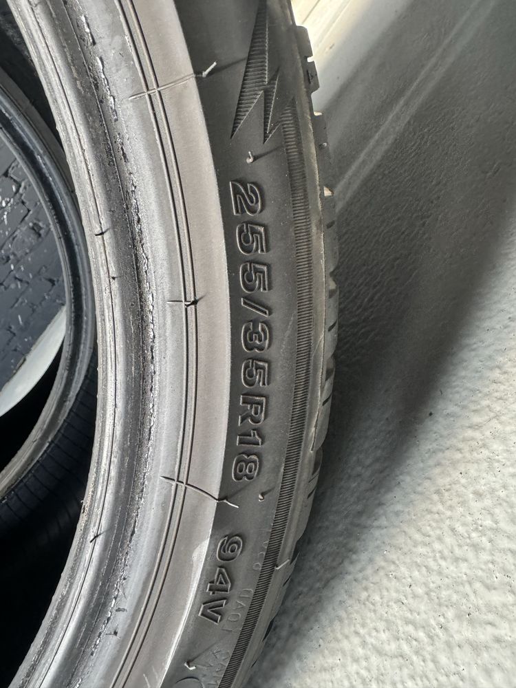 bridgestone blizzak lm005  255/35 18 oraz continental 225/40 18