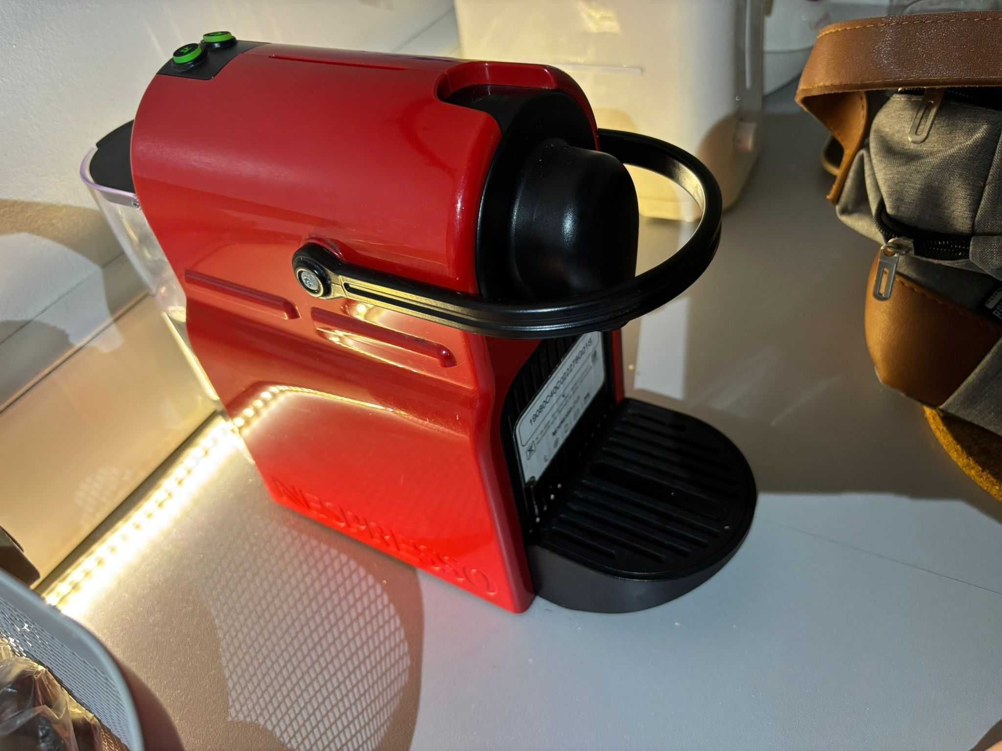 Máquina Nespresso Semi-Nova