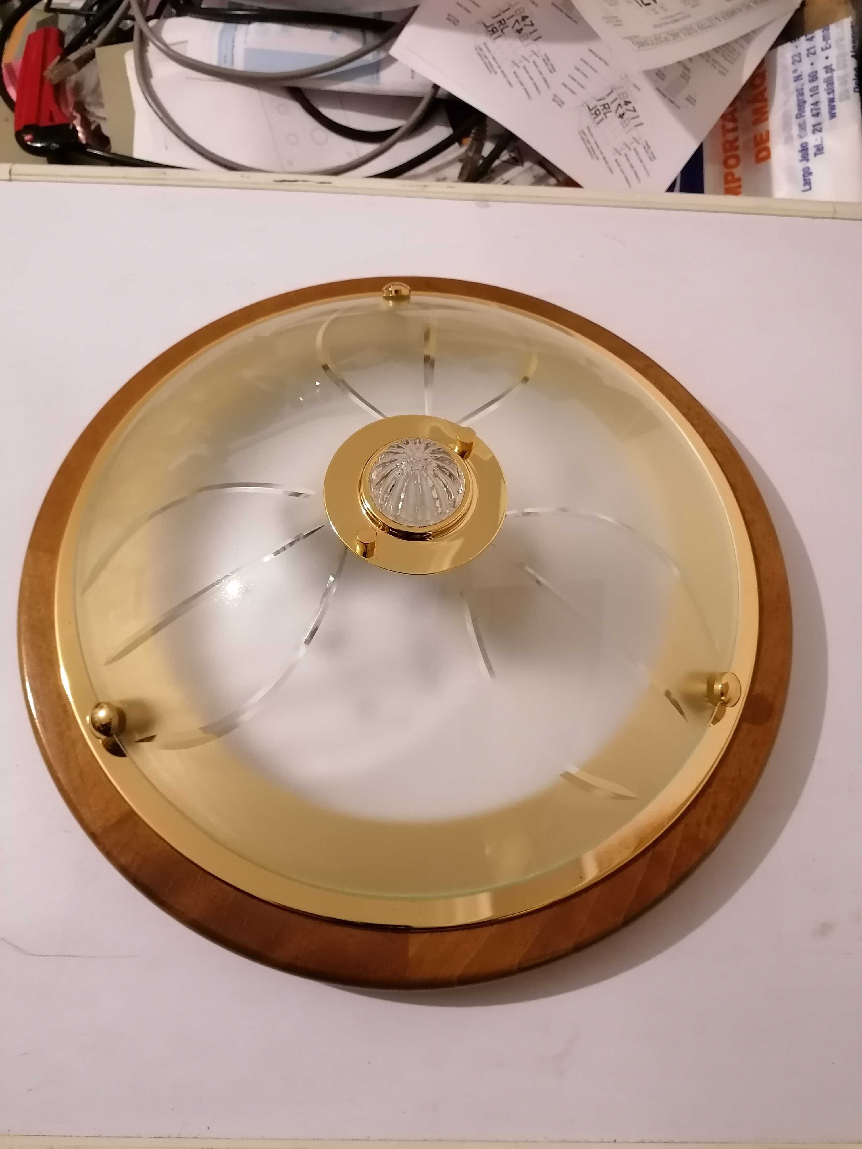 Candeeiro de Tecto em vidro e madeira