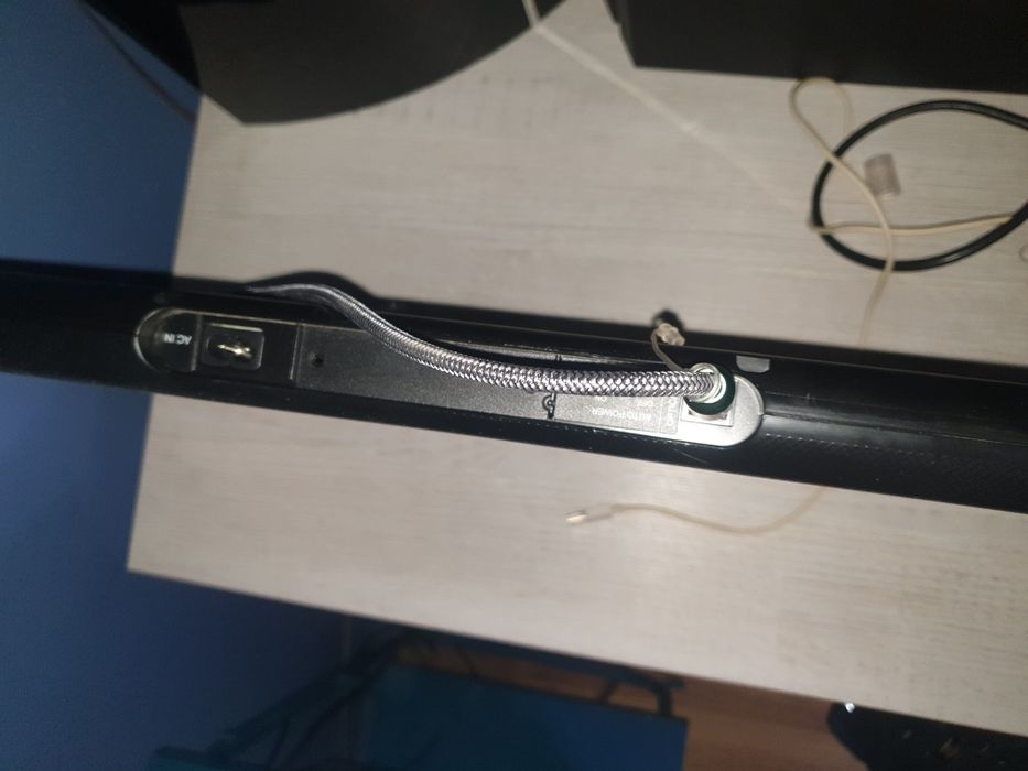 Soundbar lg z pilotem  sprawny głośno gra