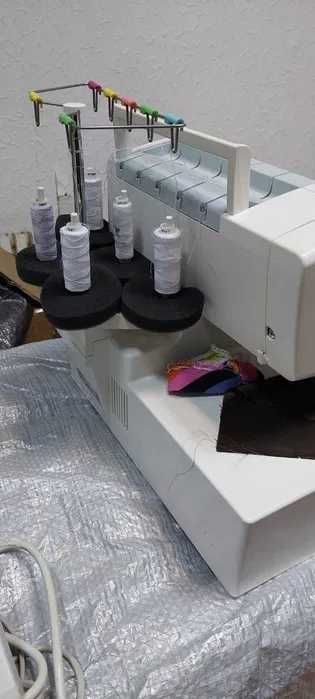 Швейная машинка Коверлок Pfaff 4852