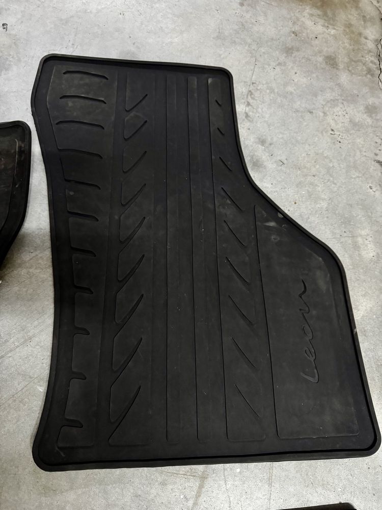 Tapetes borracha originais Seat Leon