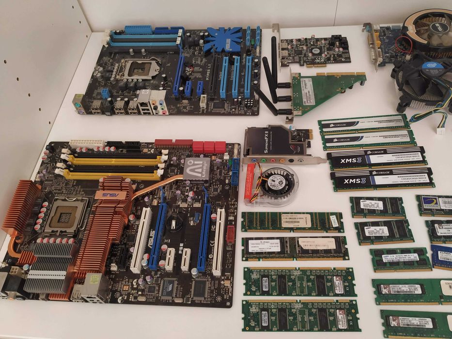 Motherboards, CPUs, RAM 16GB, GPU 8800 GT e muitos extras — vale +400€