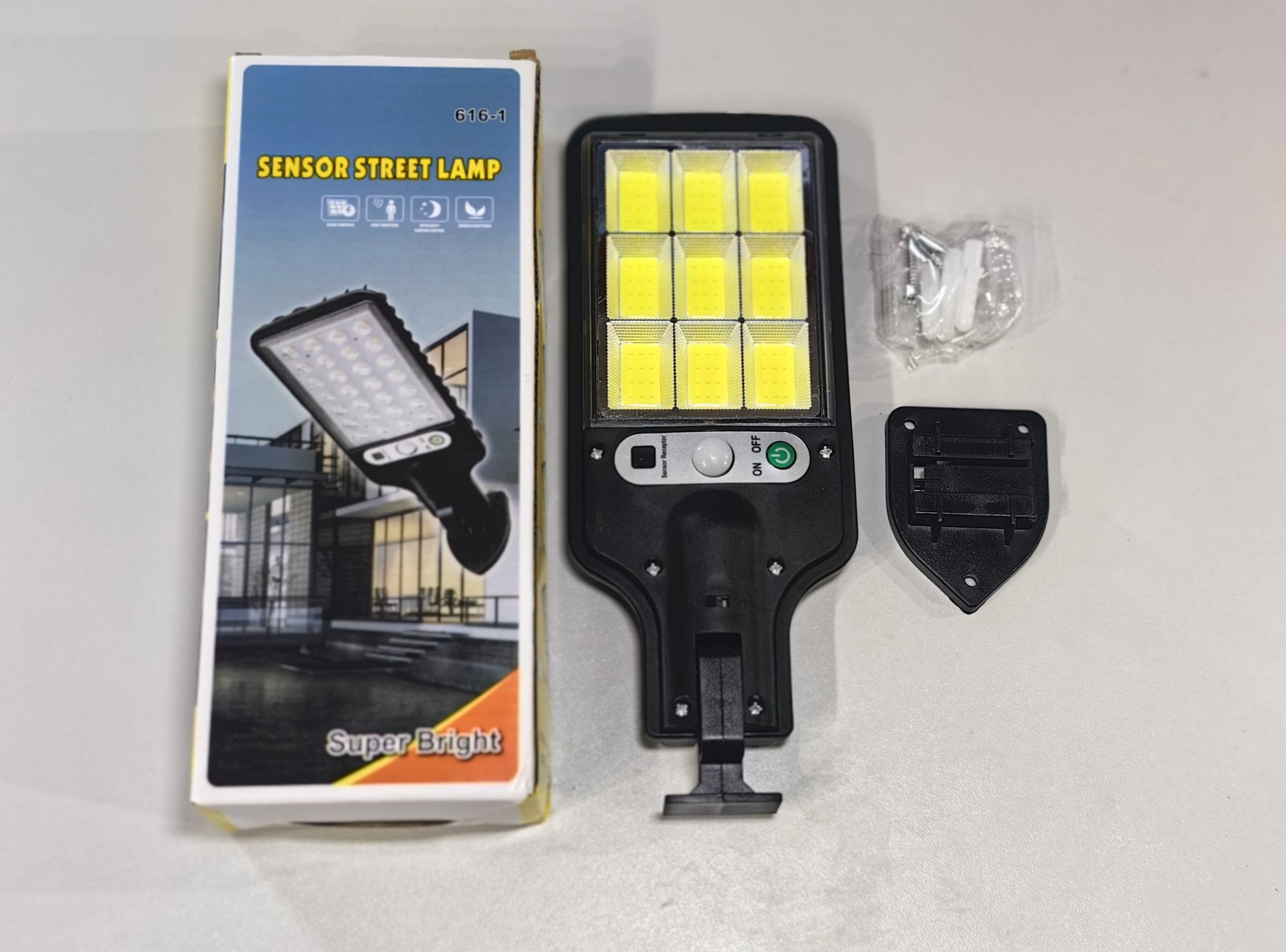 Lampy solarne  616-1 z czujnikiem ruchu i zmierzchu nowe 5 sztuk DPD