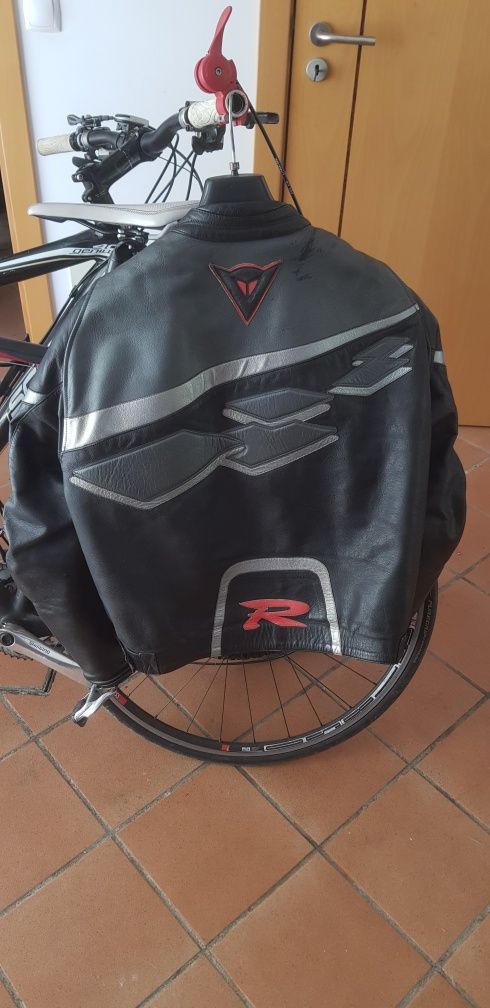 Blusão Dainese tamanho XL modelo R