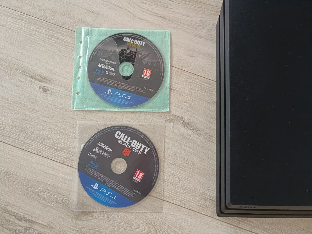 Konsola PS4 Pro 1 TB pad bezprzewodowy gry kabel HDMI
