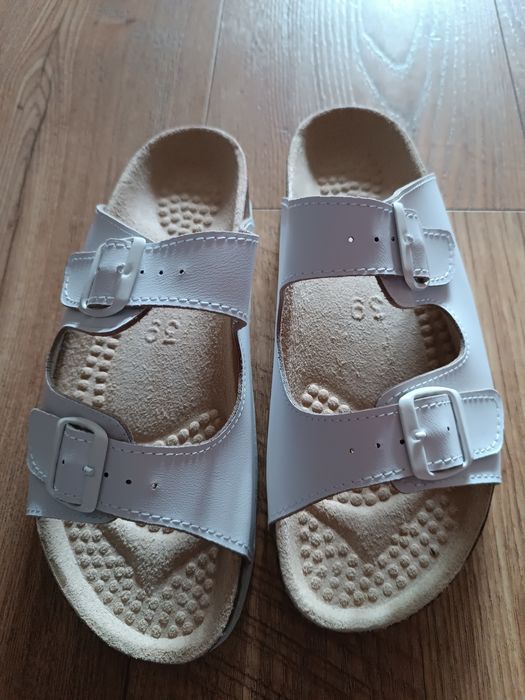 Damskie sandały do laboratorium i służby zdrowia 39