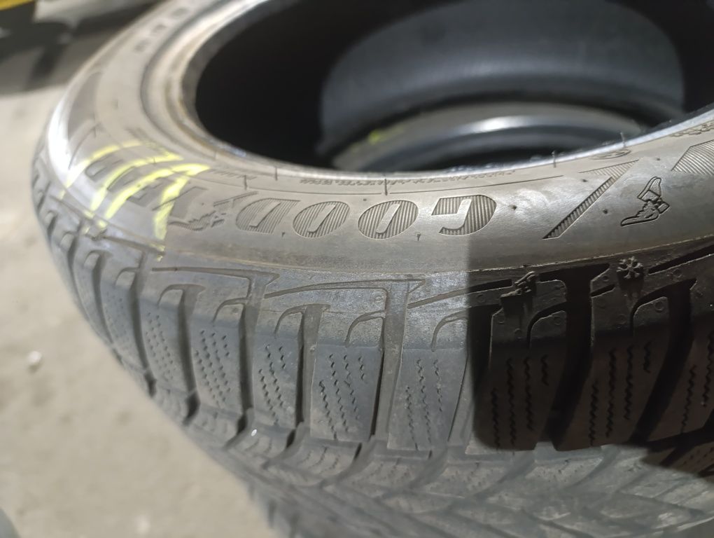 Зимові шини GoodYear Ultra Grip Performance, 195/55 R15 85H