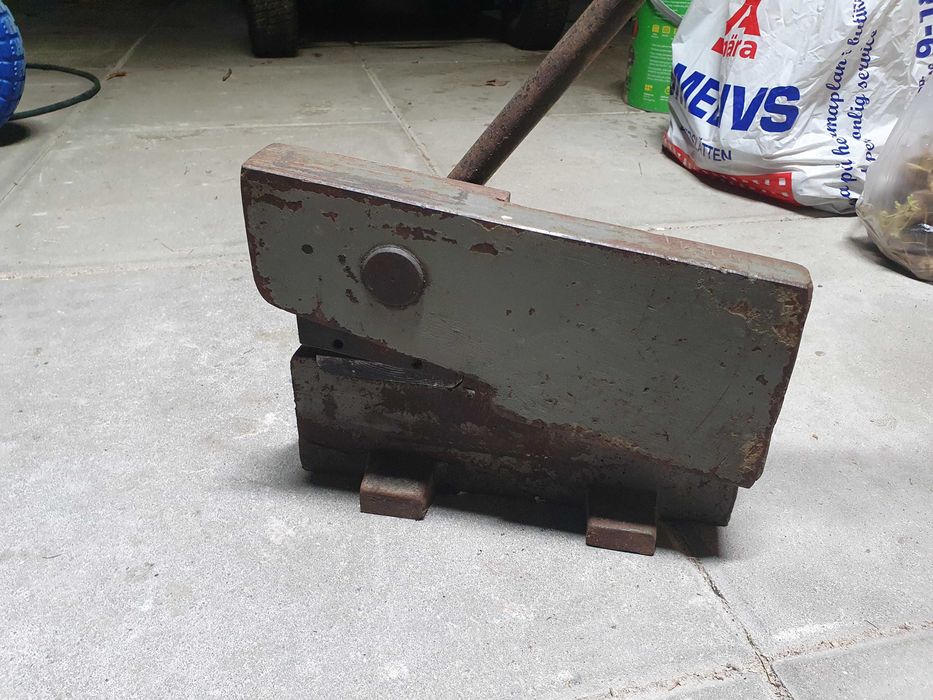 Nożyce do blachy gilotyna