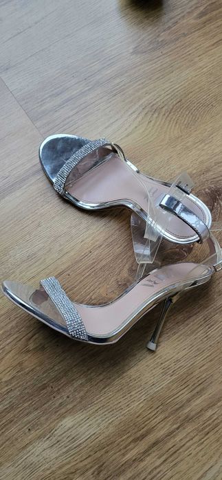 Buty, sandały na obcasie Zara r37