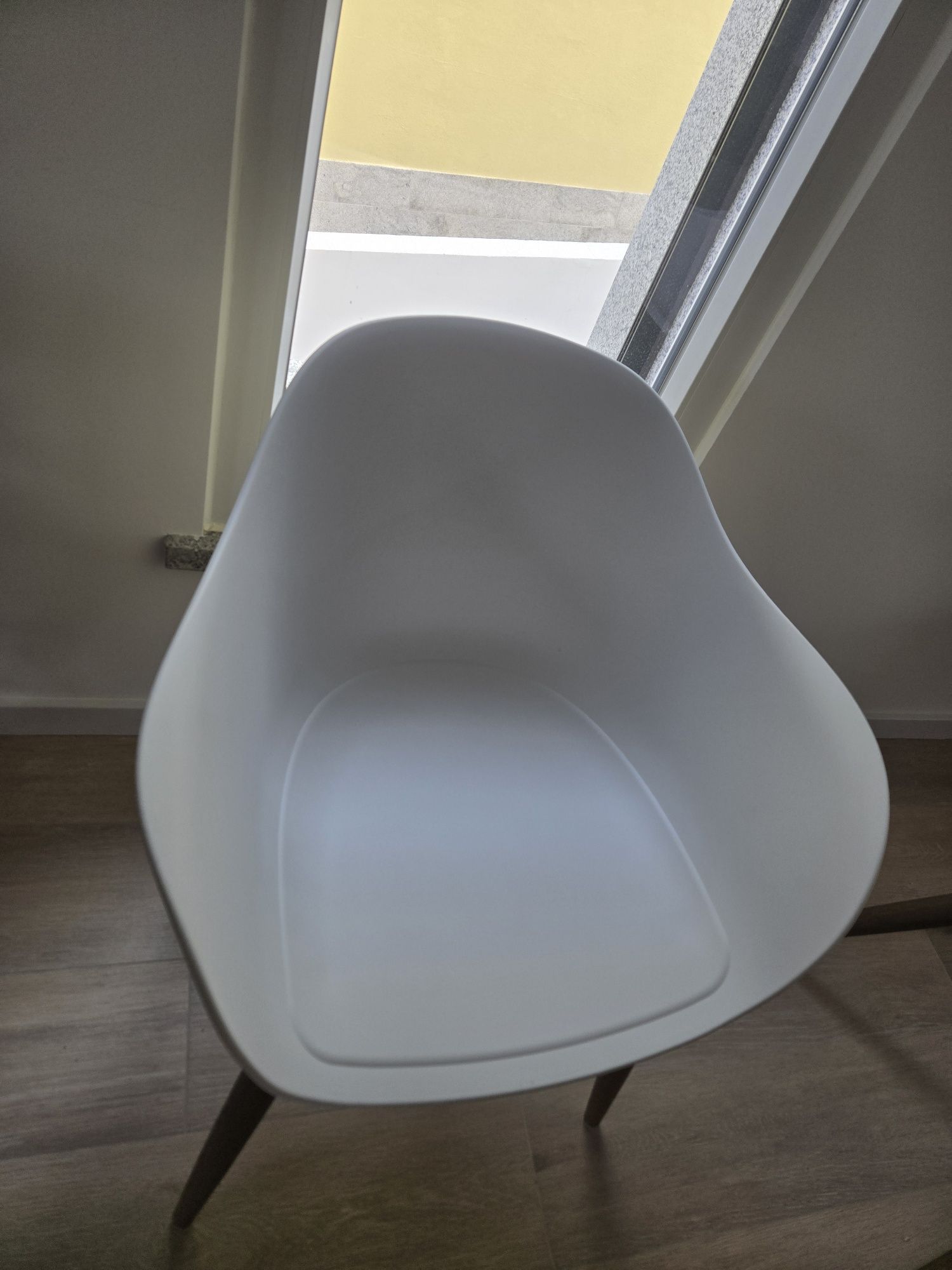 Cadeira branca Ikea