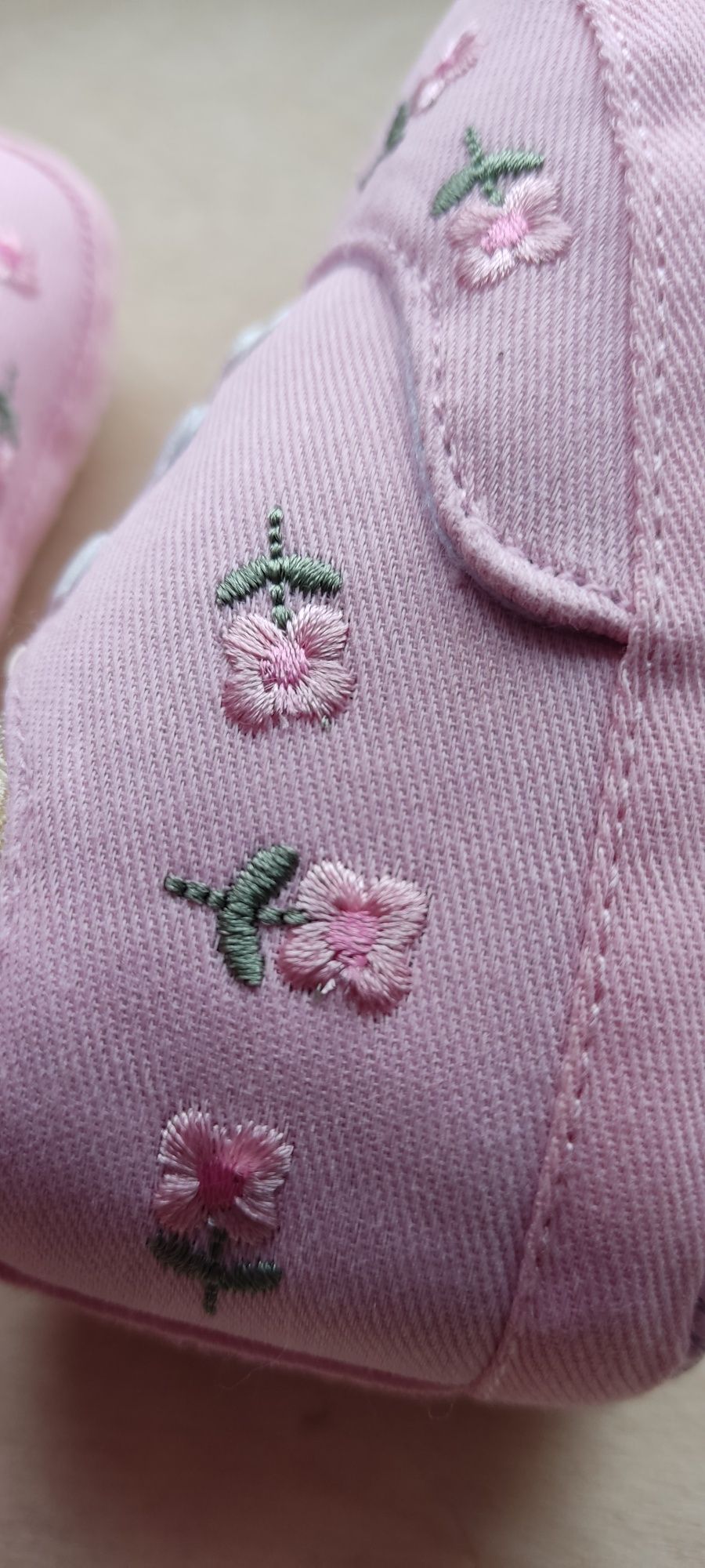 Nowe 13 cm buciki dla dziewczynki pudrowy róż kwiaty wiosna