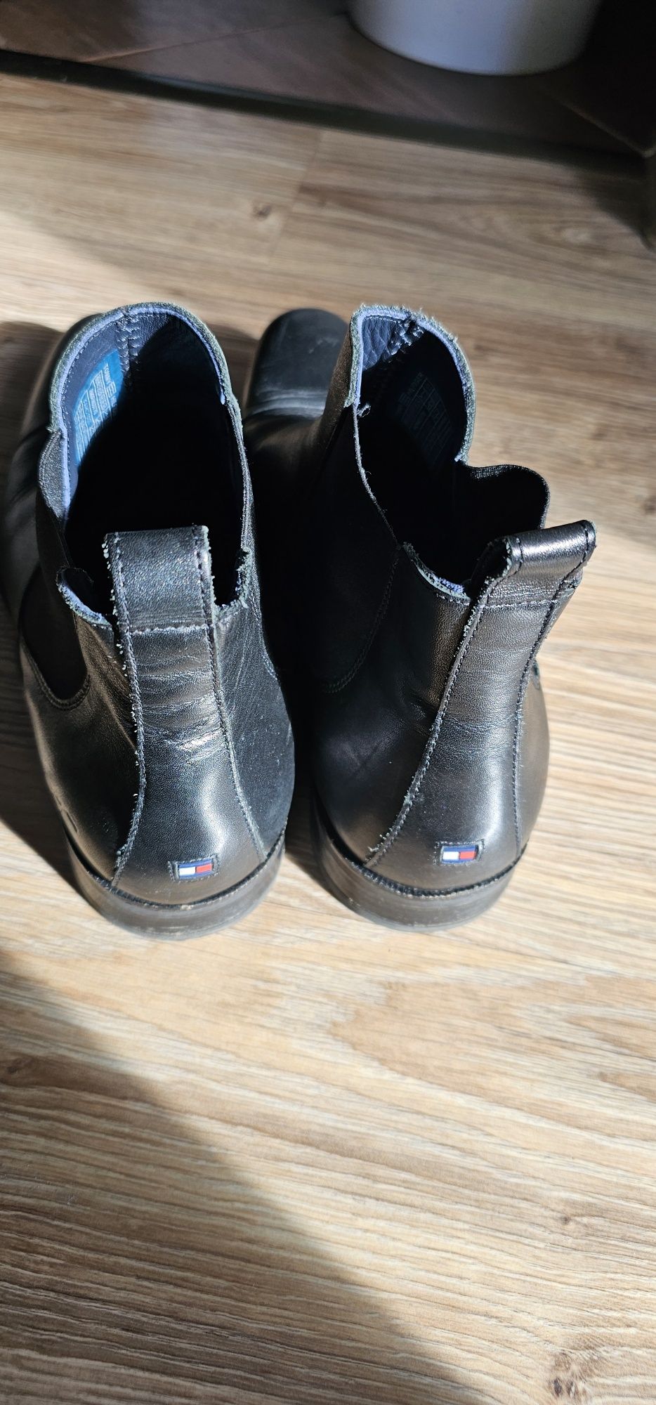 Sztylbety Tommy Hilfiger rozmiar 43 wkładka 27,6cm stan bardzo dobry