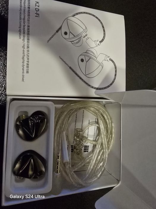 Наушники проводные КZD и беспроводные Самсунг, устройство Самсунг