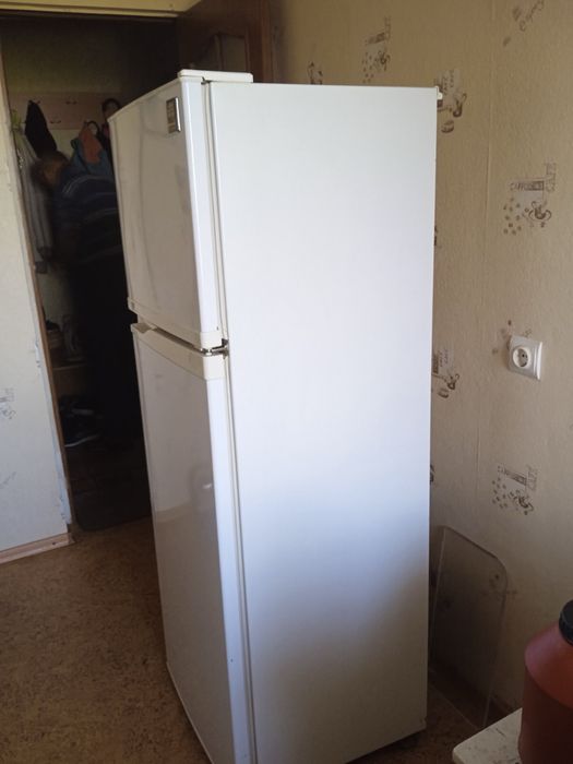 Холодильник SAMSUNG