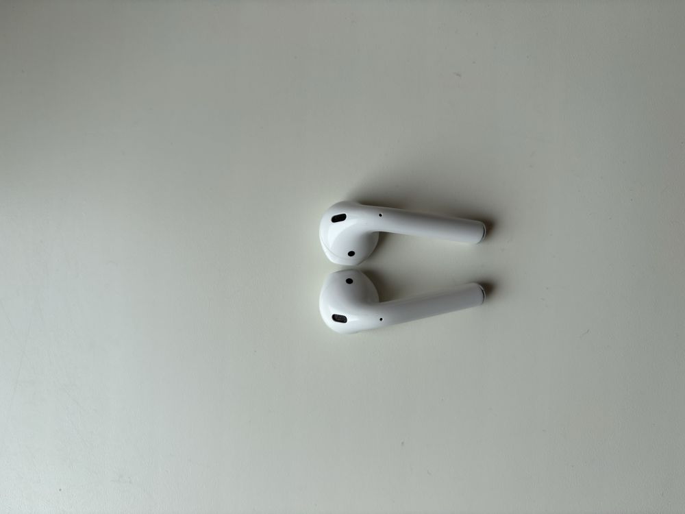 продам наушники AirPods 2